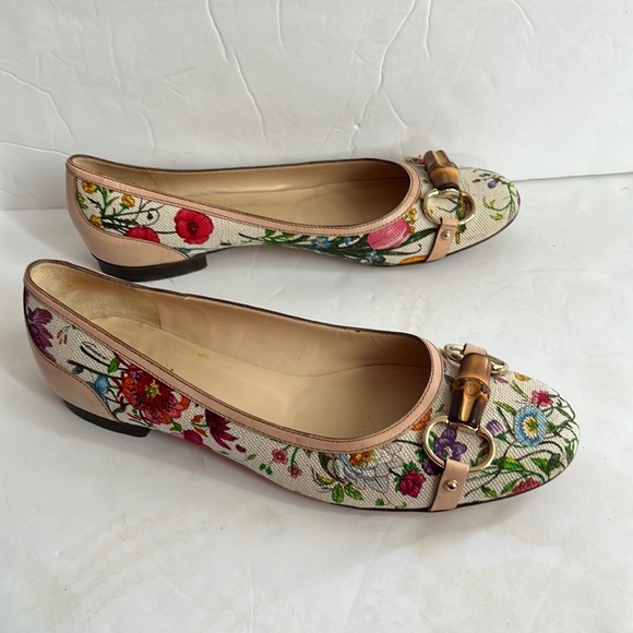 Gucci Shoes - GUCCI vintage floral moca tess ballet flat slip on shoes